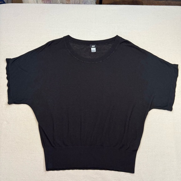 Black Women's Top by H&M - Size Medium - Picture 7 of 16